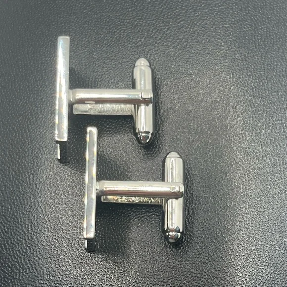 Shields Fifth Avenue boxed NEW silver tone rectangle cuff links line design
